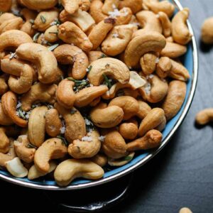 Schale mit Cashews-Set